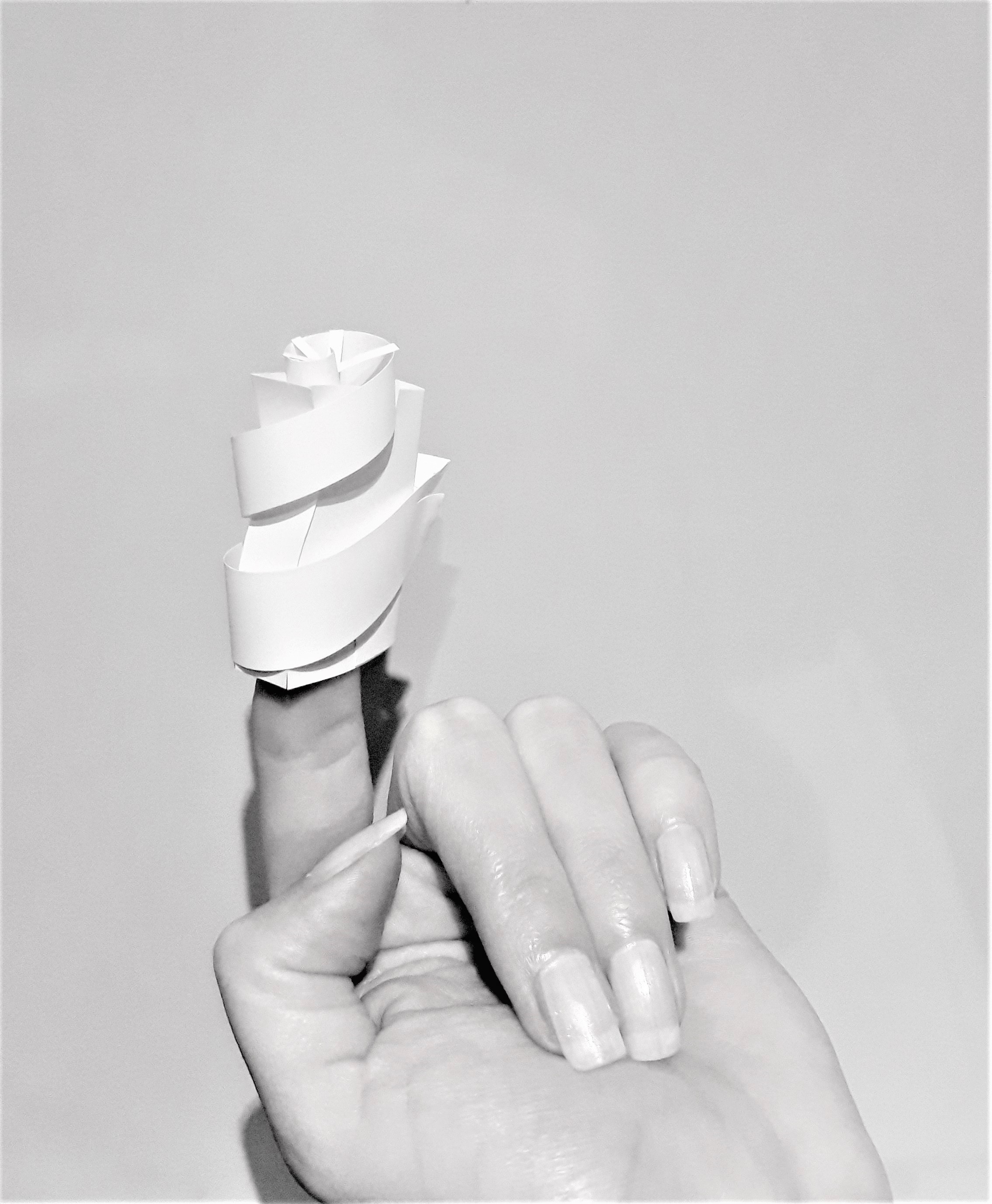 Eine Abstraktion des Guggenheim Bilbao in Fingerhutgröße. Johanna Baeriswyl